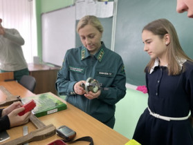 Ученики 7а класса посетили представители Чернянского лесничества.